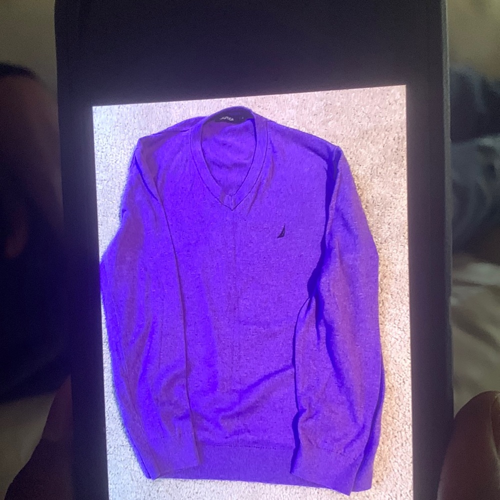 Nautica Men’s v-neck sweater